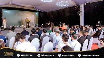 TOPPING OUT CEREMONY OF LUMIERE RIVERSIDE - Publicidad