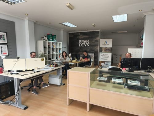 Brandevs | Agencia de Marketing Digital en Madrid, diseño web y posicionamiento SEO cover