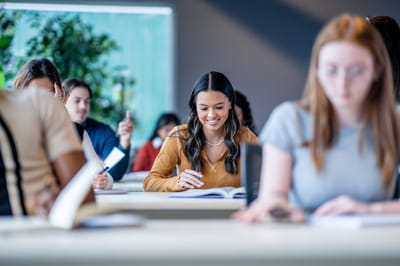 Coursera: Strategischer Markenaufbau für den deutschen Markt - Public Relations (PR)