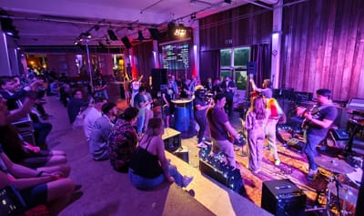 Virtually Local: The Open Mic - Video Productie