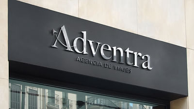 Adventra | Travel Agency - Réseaux sociaux