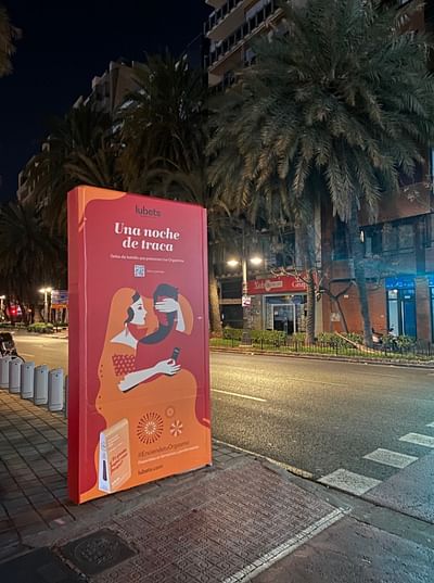 Publicidad exterior para Lubets en "Fallas 2023" - Outdoor Advertising