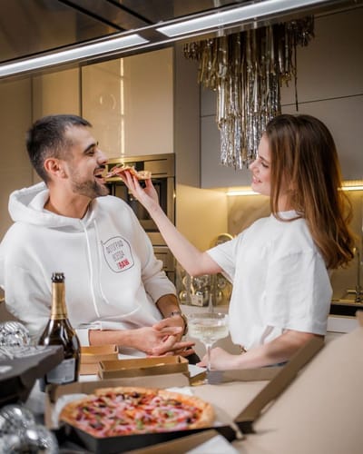 Modeling services for a pizza chain advertising shoot - Production Vidéo