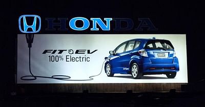 Honda's Plug-In Vehicle Gets a Plug-In Billboard to Match  - Pubblicità