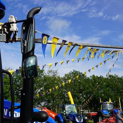 New Holland Legendary Day - Publicité
