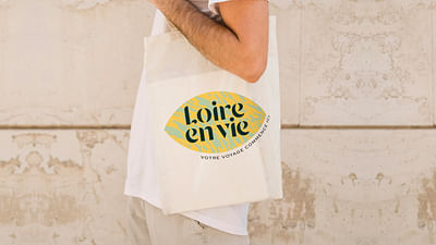 UNE EXPÉRIENCE D'ITINÉRANCE EN BORD DE LOIRE - Image de marque & branding