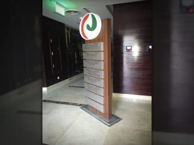 EBE Freestanding Sign - Branding & Posizionamento