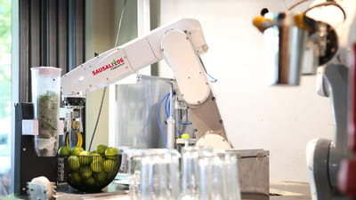 Deutschlandpremiere erste Roboter-Bar - Réseaux sociaux