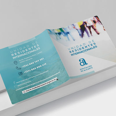 Díptico Unidad de Residentes Internacionales. - Website Creatie