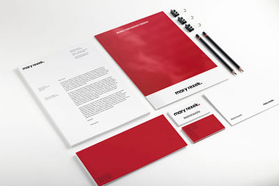 Brand Identity and Global Content for Mary Rezek - Strategia digitale