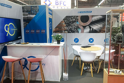 STAND - Stainless - Design & graphisme
