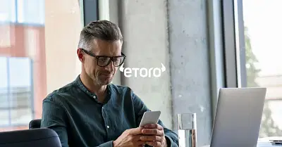eToro - Social Media - Corporate Communication