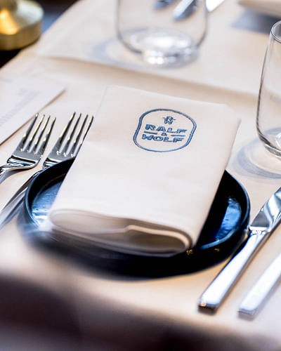 From schnitzel to storytelling - Ralf & Wolf - Image de marque & branding