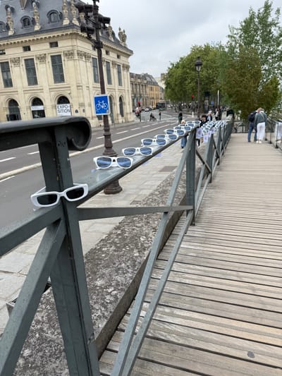 Street Marketing Michel Polnareff — 1 000 lunettes dans Paris - Publicité Extérieure