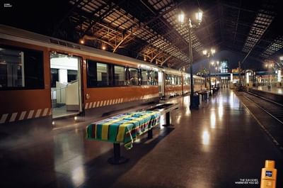Train station - Werbung