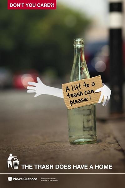 BOTTLE HITCHING A RIDE - Advertising