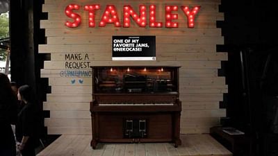 Stanley the Interactive Player Piano - Publicité