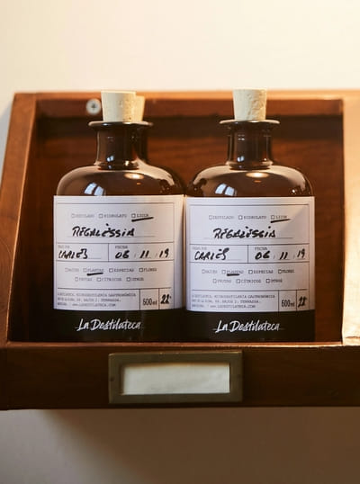 La Destilateca: Estrategia de marca e identidad - Branding & Positioning