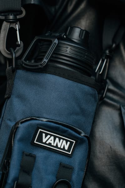 Modular Visual Content for a Bottle Bag Launch - Publicité en ligne