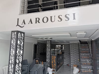 Enseigne publicitaire et design d'intérieur pour Café Laaroussi - Ontwerp