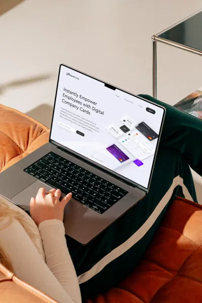 Website to Present Digital Expense Management - Markenbildung & Positionierung