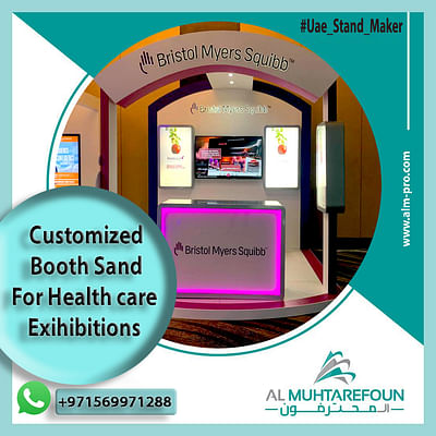 Booth stand builder in trade center - Publicidad