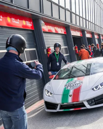 Race Planet, vol gas op online activatie - Online Advertising