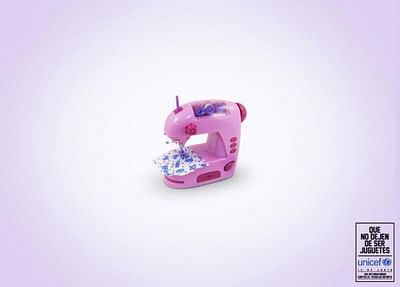 Non stop being a toy, Sewing machine - Werbung