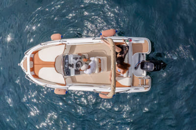 COMO BOAT LIFE DI LUCA URSO - Redes Sociales