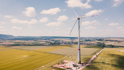 Bau einer Windkraftanlage - Markenbildung & Positionierung