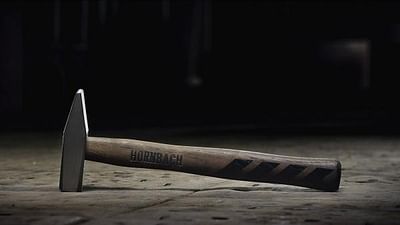 The Hornbach Hammer, 1 - Werbung