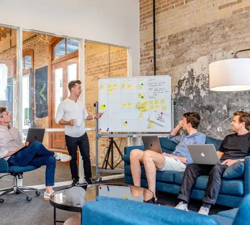 Leadrize: Growth Hacking Agency cover