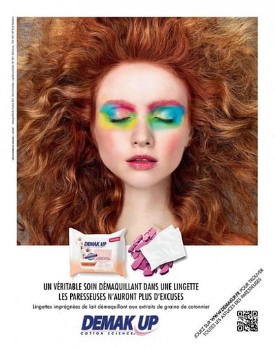 Red Haired Model - Publicité