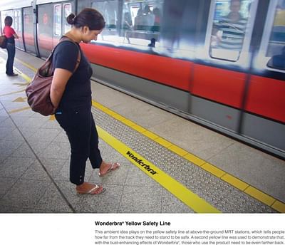 Yellow Safety line - Publicité