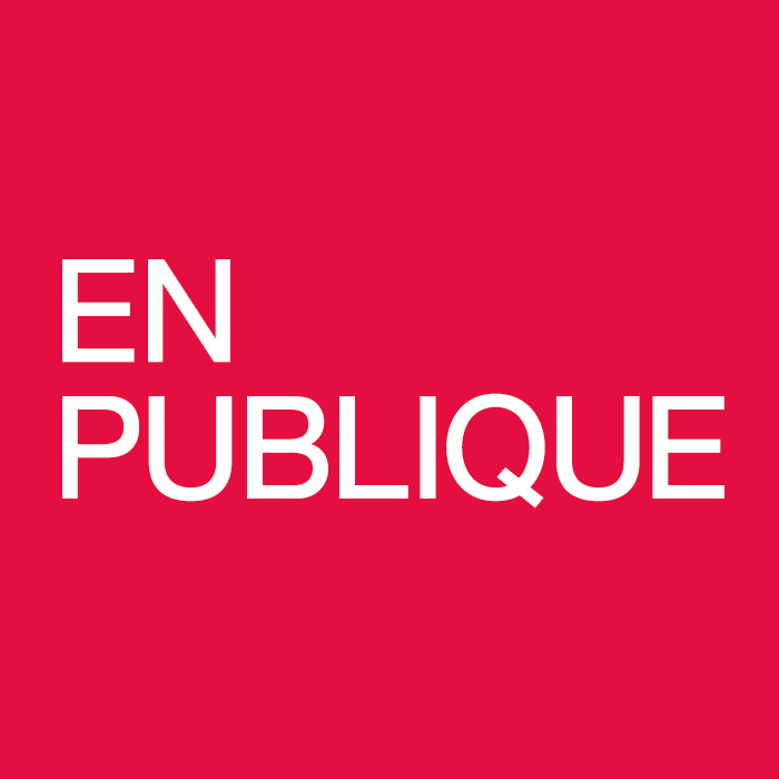 En Publique