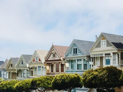 Structured feature extraction from listings - Software Development