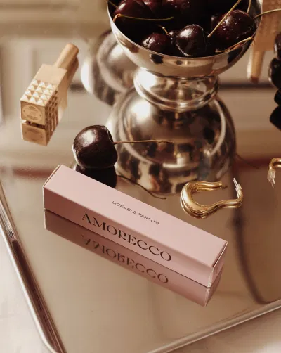 The modern intimacy brand mixing fragrance and pleasure - Markenbildung & Positionierung