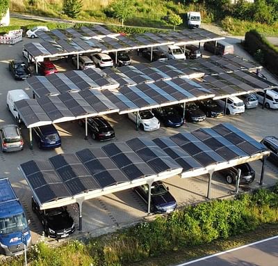 Parkplätze durch Solar Carports aufwerten - Image de marque & branding