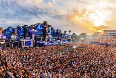 Tomorrowland - Social Media