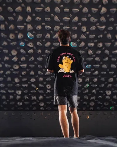 Advertising for Canada's biggest climbing center - Publicidad Online