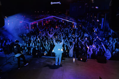 Grand party after work hours - Eventos