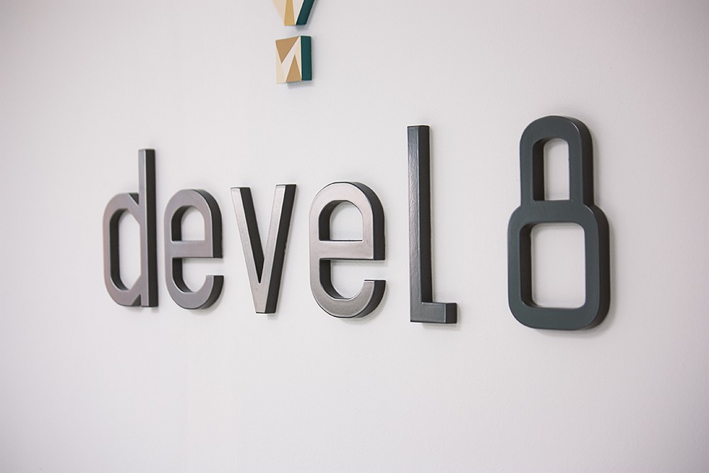 devel8 cover