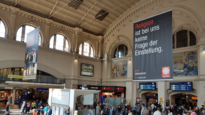 Die Caritas zeigt Gesicht - Publicité