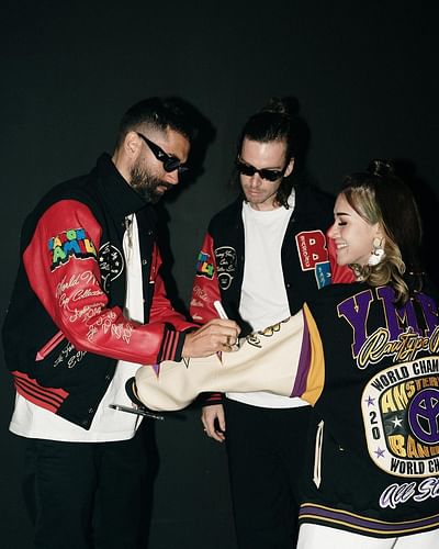 Yellow Claw - Merchandise Design and Production - Image de marque & branding
