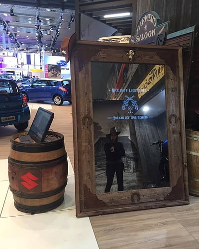 Western Selfie Mirror with integrated printer - Photography
