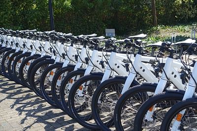 ALD Automotive (car leasing), introducing e-bikes - Reclame