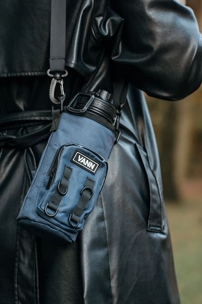 Modular Visual Content for a Bottle Bag Launch - Advertising