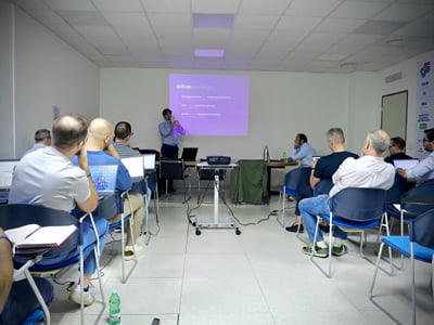 Formazione AI ai 16 manager di un distributore del farmaco - Innovatie
