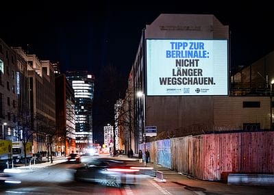 Eckiger Tisch - Berlinale Guerilla Spendenkampagne - Außenwerbung