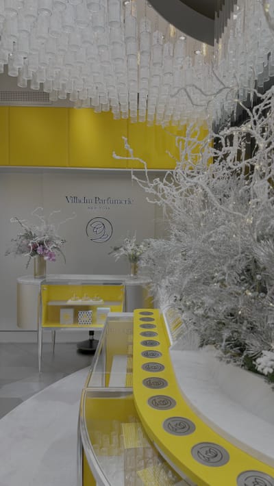 Décoration de Noël pour la boutique Vilhelm Parfumerie à Paris - Evénementiel